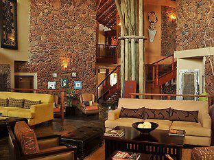Tau Game Lodge มาเดิคเวเกมรีเซิร์ฟ ภายนอก รูปภาพ